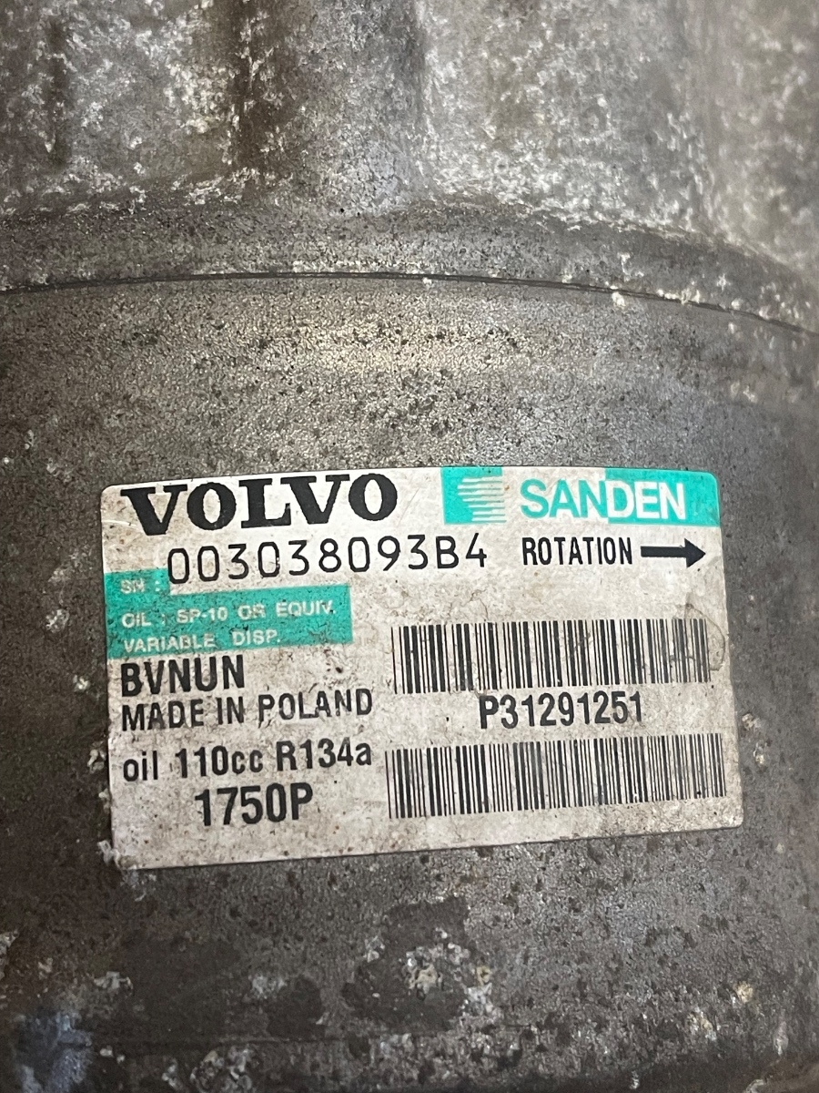 Compresor  AC VOLVO V40 Hatchback 525, 526 2012 - > 1.6 D2 D 4162 T 00303809384 – foto 3