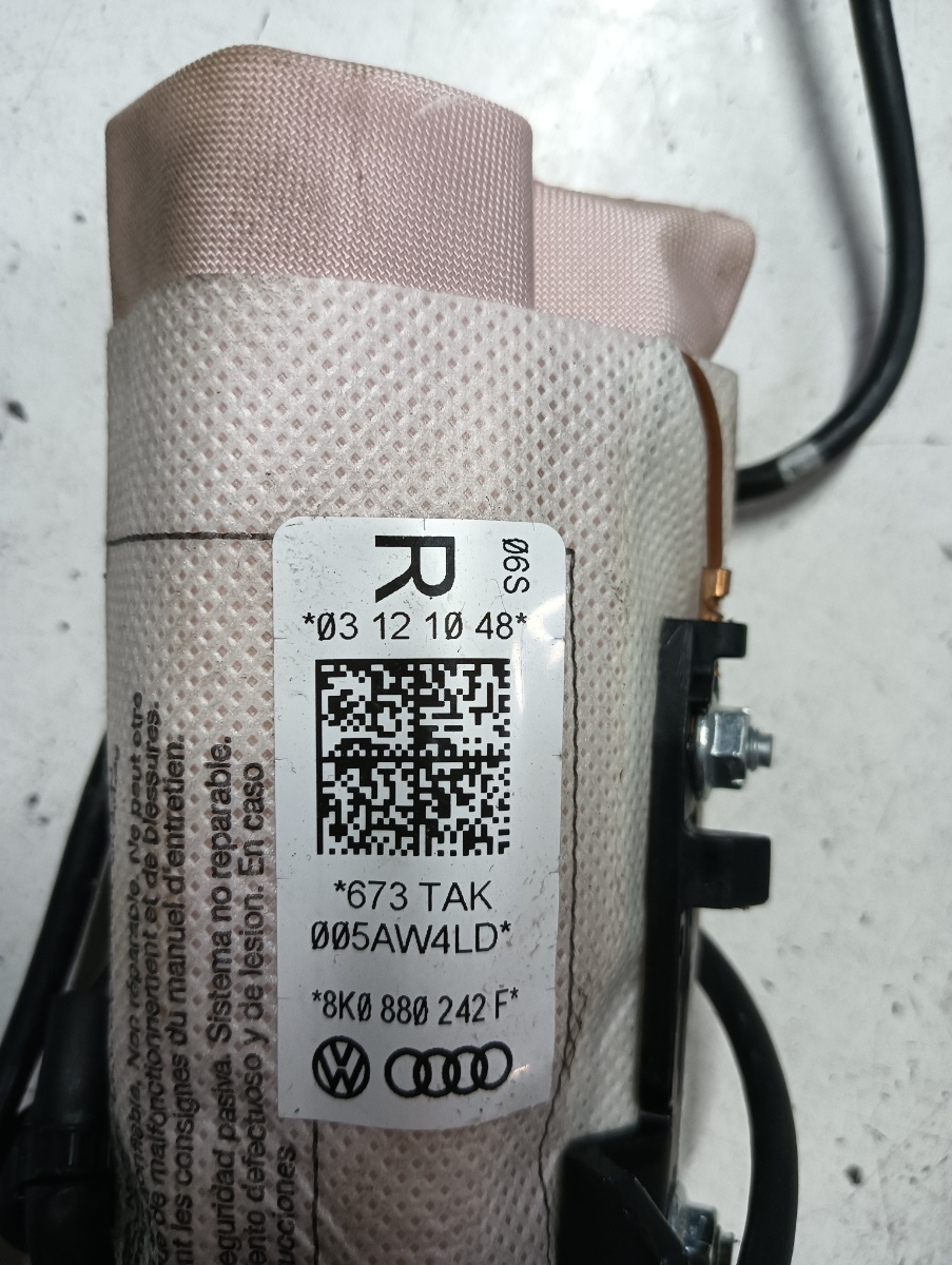 Airbag scaun dreapta fata AUDI A4 IV Avant 8K5, B8 2007 - 2015 8k0880242f