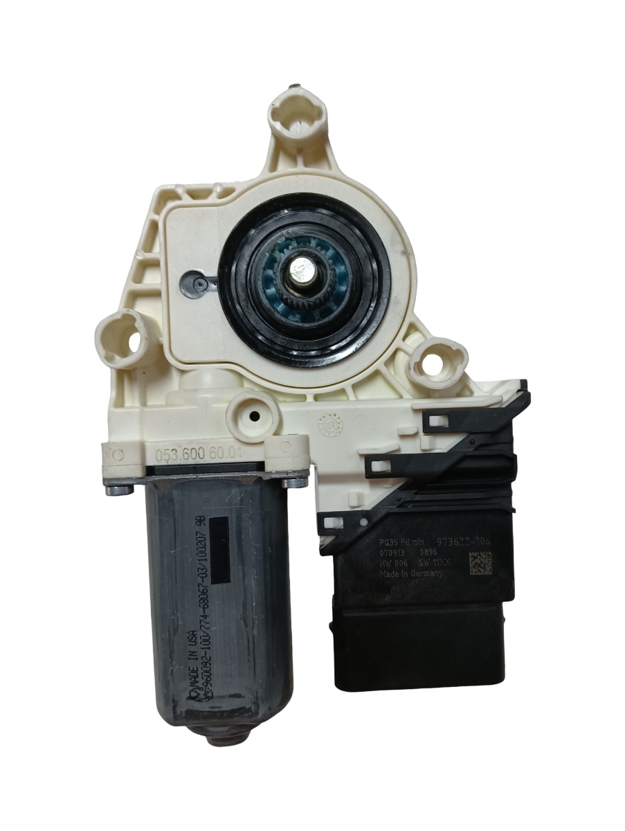 Motoras geam dreapta spate VOLKSWAGEN GOLF V Variant 1K5 2007 - 2009 973622106