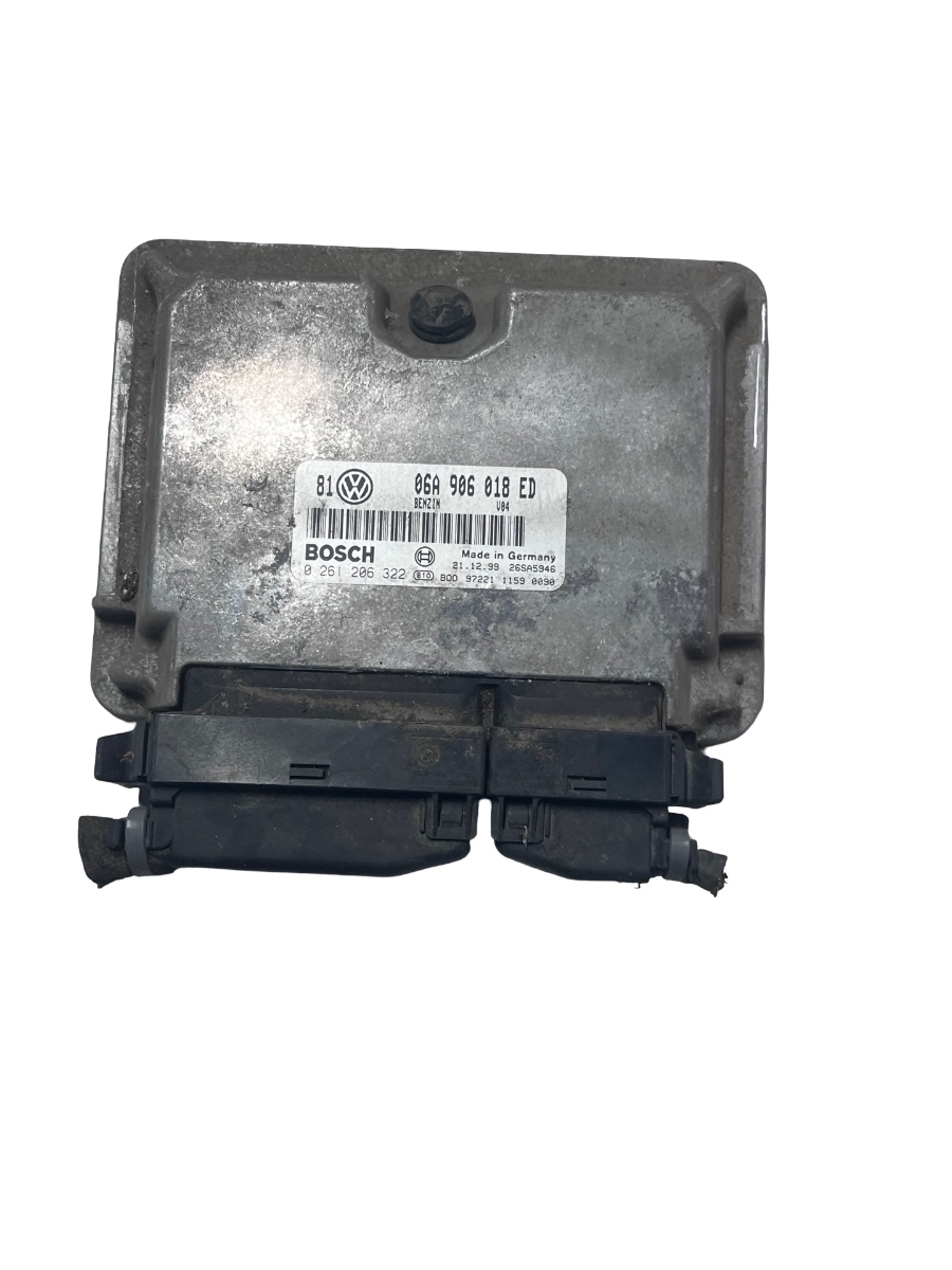 ECU modul/unitate de control motor VOLKSWAGEN BORA 1J6 1999 - 2005  2.0i 06A906018ED