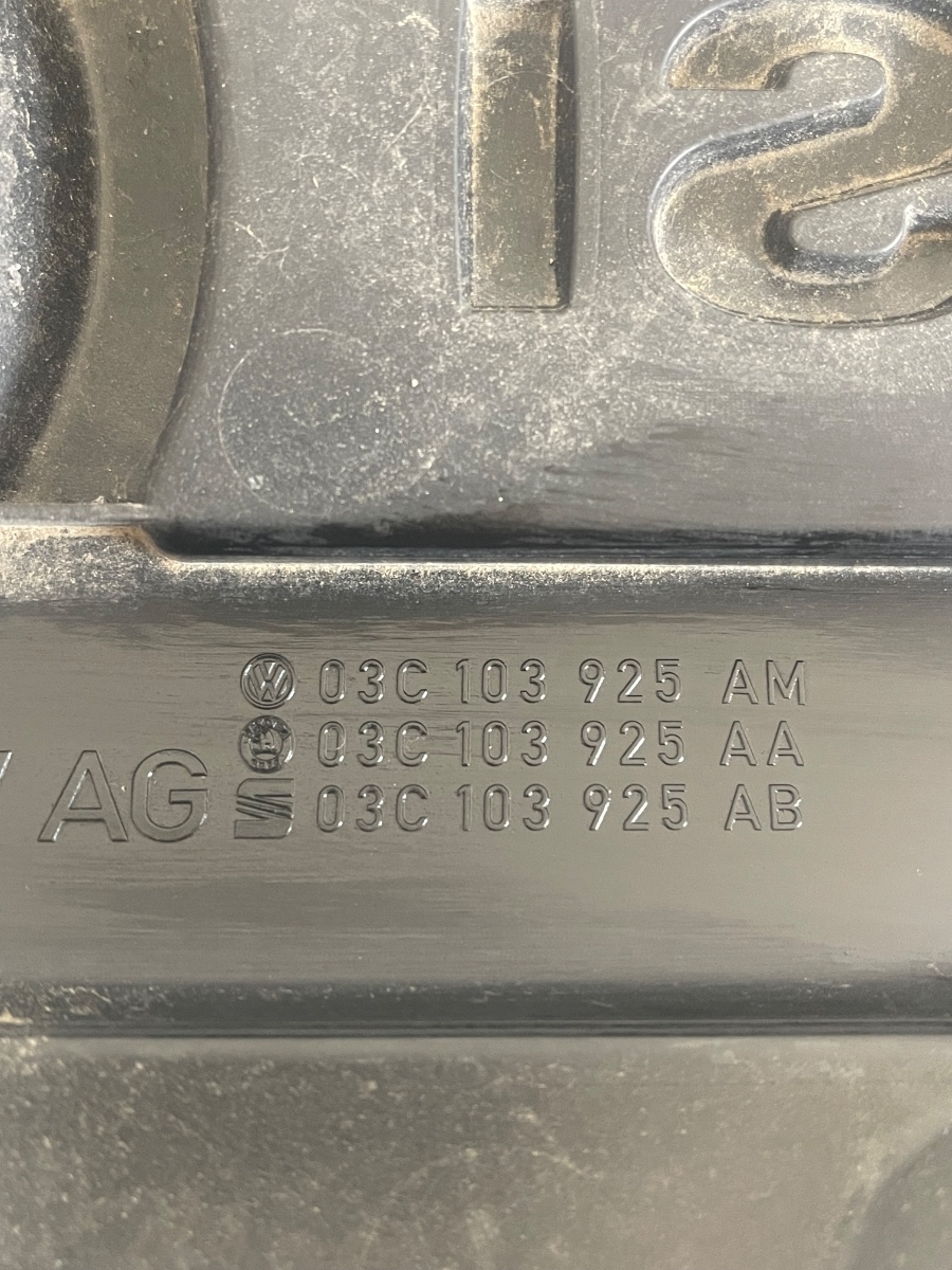 Capac motor (ornament) VOLKSWAGEN GOLF V 1K1 2003 - 2009 1.4 TSI CAXA 03C103925AM – foto 2