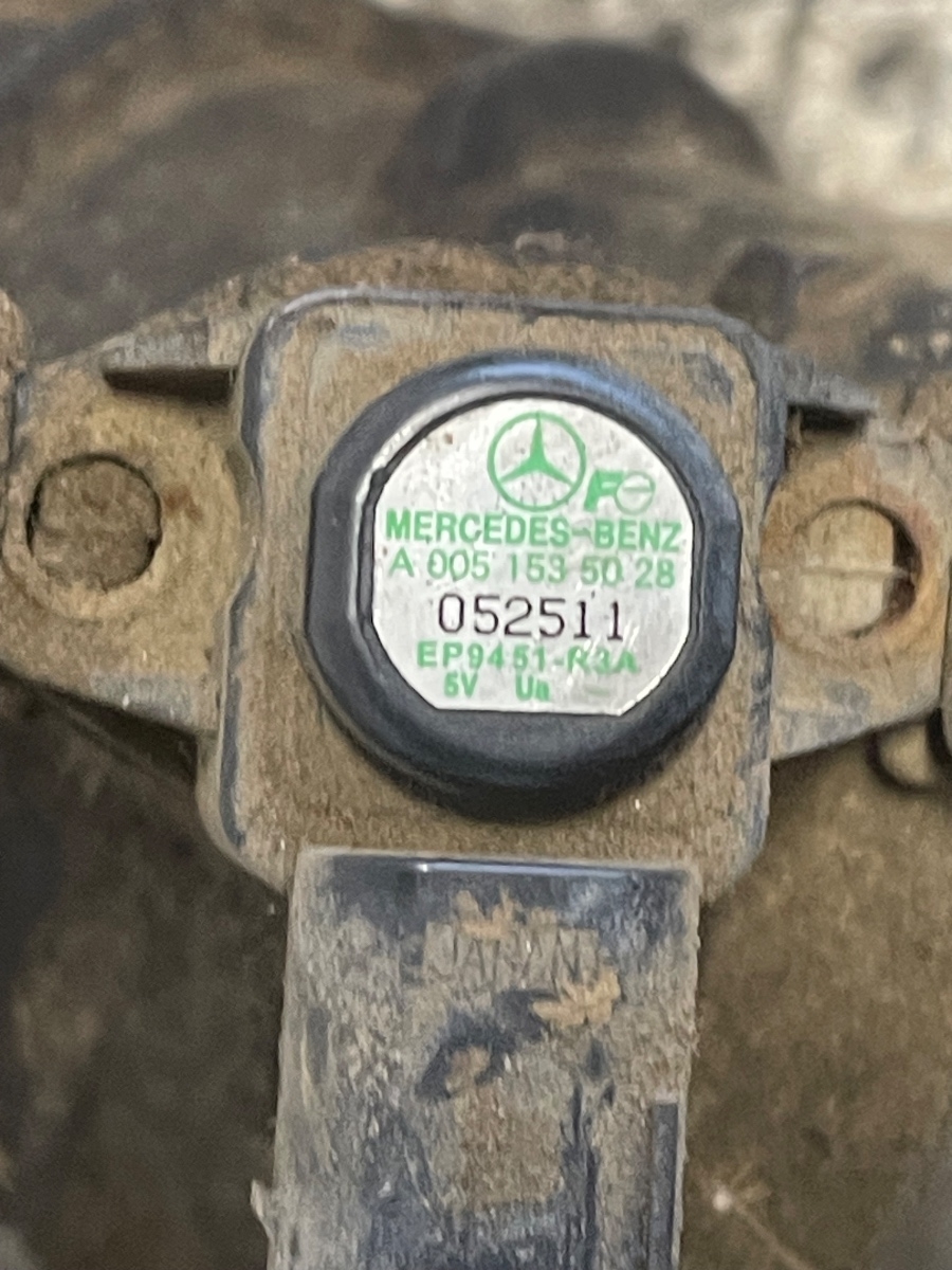 Furtun admisie aer + senzor MERCEDES-BENZ VITO Bus W639 2003 - > 2.2 115 CDI OM 646.980, OM 646.982 A0051535028 – foto 2