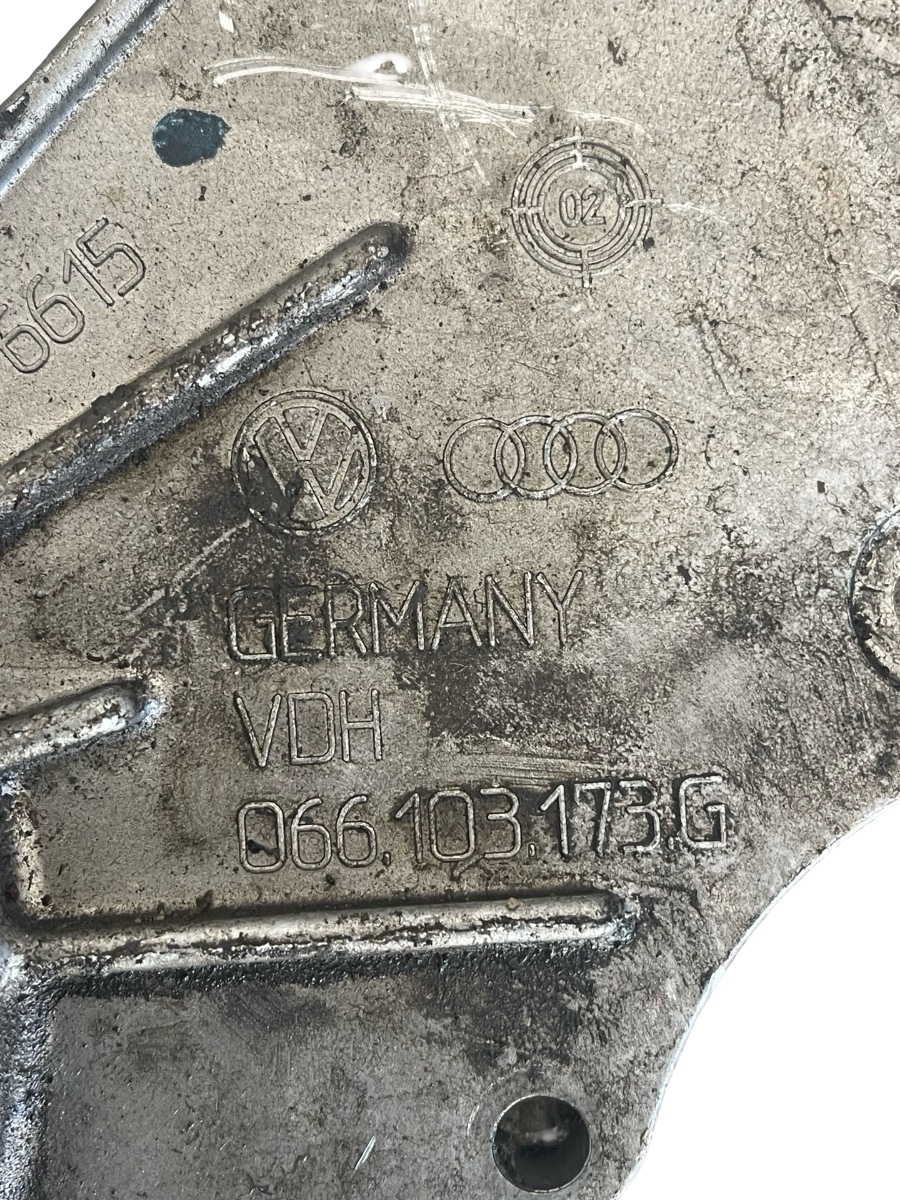 Capac lant de distributie VOLKSWAGEN GOLF IV 1J1 1997 - 2007 2.8 VR6 4motion BDE 066103173G – foto 2