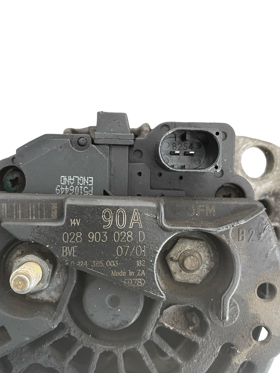 Alternator VOLKSWAGEN GOLF IV 1J1 1997 - 2007 1.4 16V AHW, AKQ, APE, AXP, BCA 028903028D – foto 3
