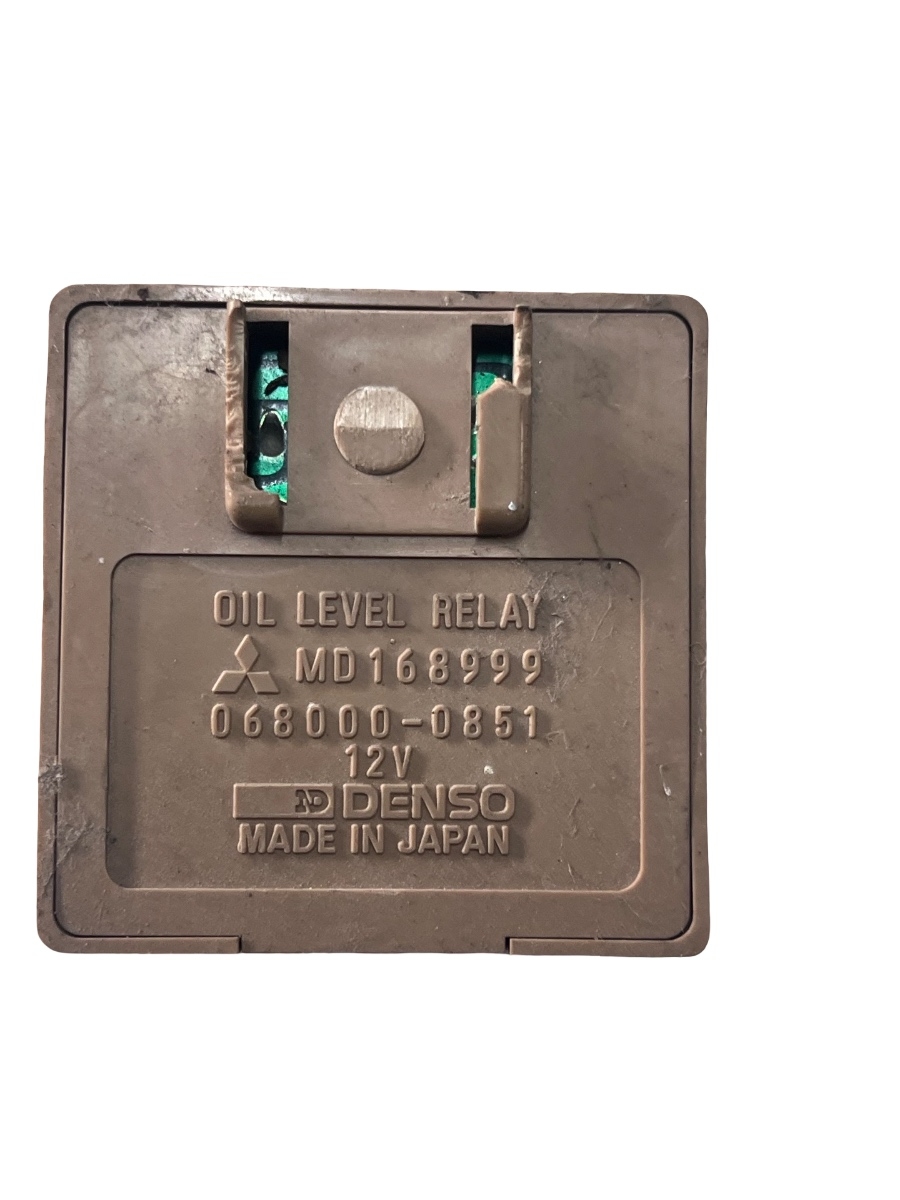 Alte relee MITSUBISHI PAJERO II Canvas Top V2_W, V4_W 1990 - 2000 MD168999 ( Prindere rupta )