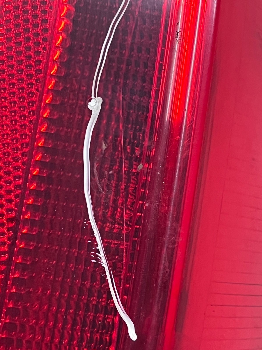 Lampa spate / Stop dreapta spate VOLKSWAGEN CADDY IV Box SAA, SAH 2015 - > ( fisurat pe mijloc ) – foto 3